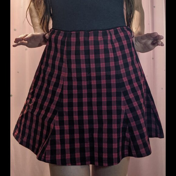 Red Plaid Flare Skirt - Picture 6 of 8